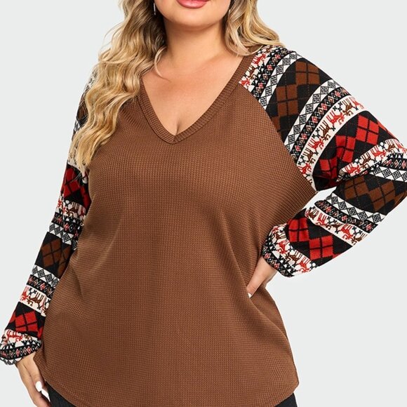 V-Neck Geometric Patchwork Knit Long Sleeve Blouse - Picture 3 of 3
